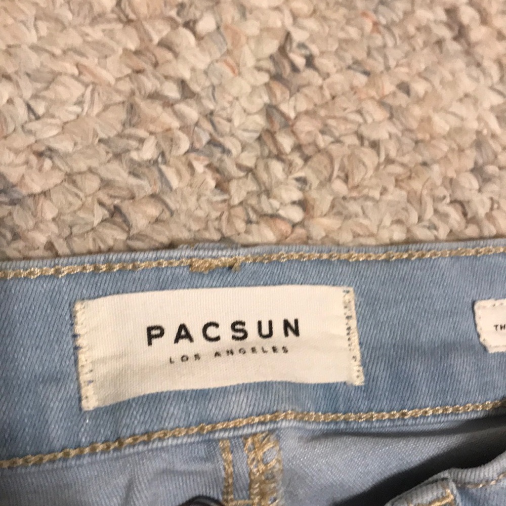 Shorts (06) - Picture 2 of 4